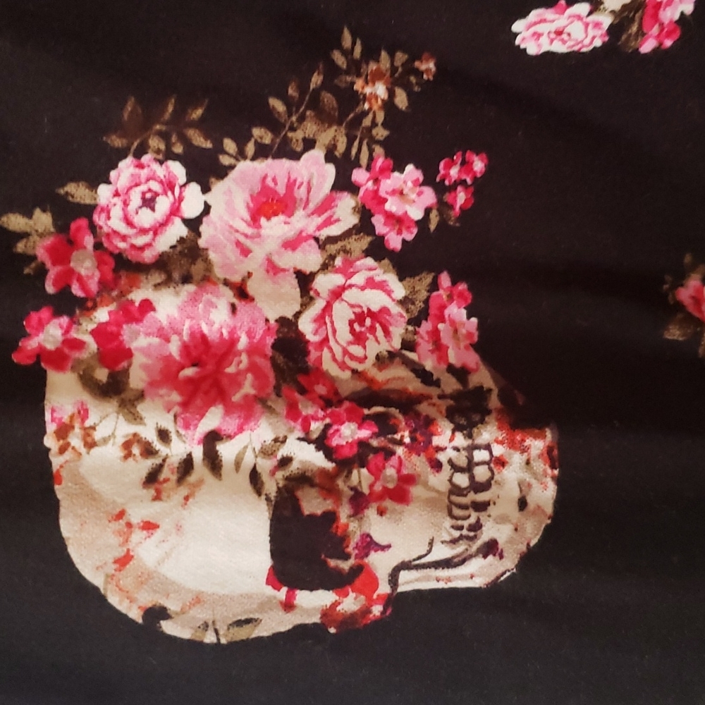 Torrid size 22 black skull / rose dress